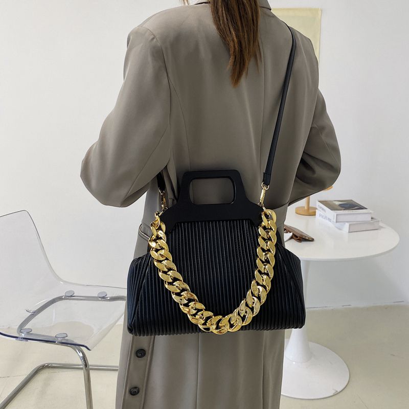 Bolsa Madeleine Preta