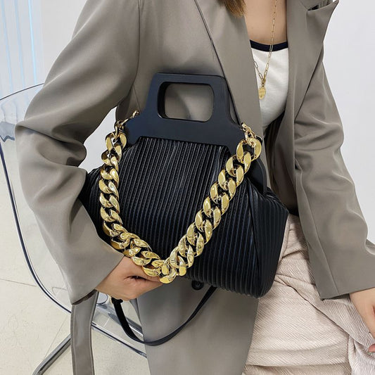 Bolsa Madeleine Preta