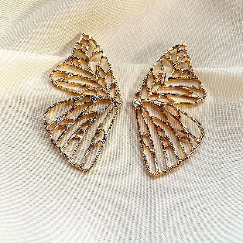 Brinco Athenea grande dourado