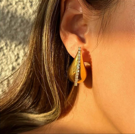 Brinco Mikaela Dourado