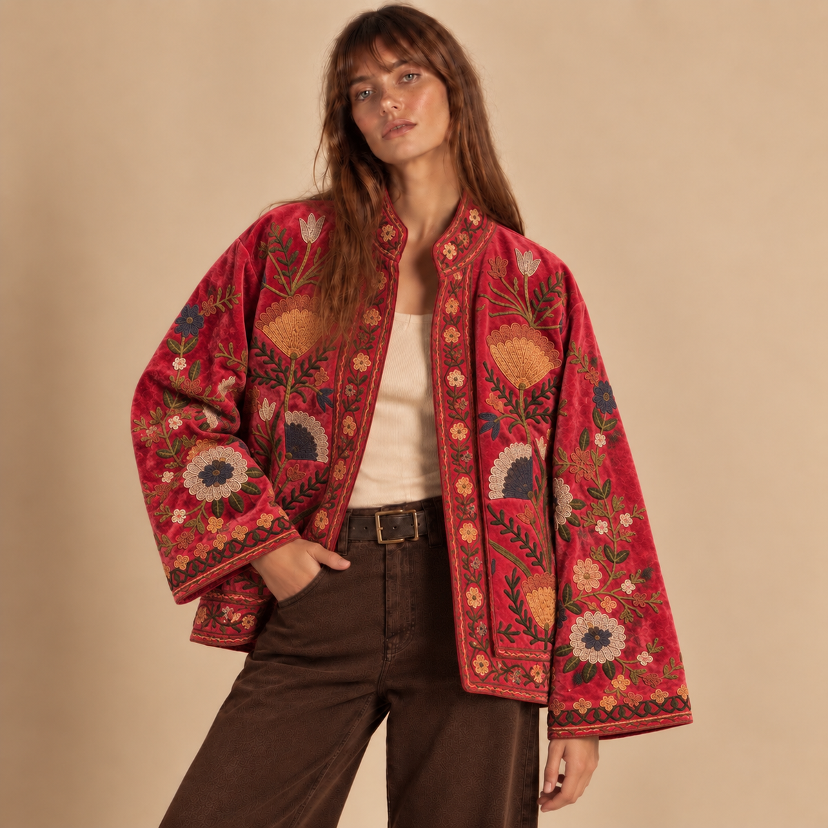 Jaqueta de veludo vermelho Suzani bordada: casaco de inverno de algodão floral boho