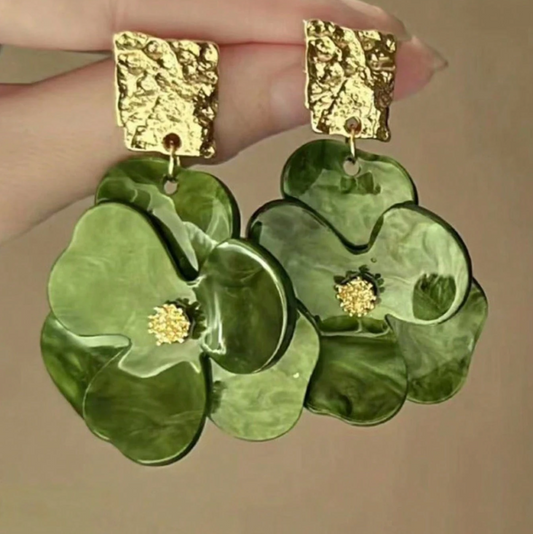 Brinco Elora Verde Pérola