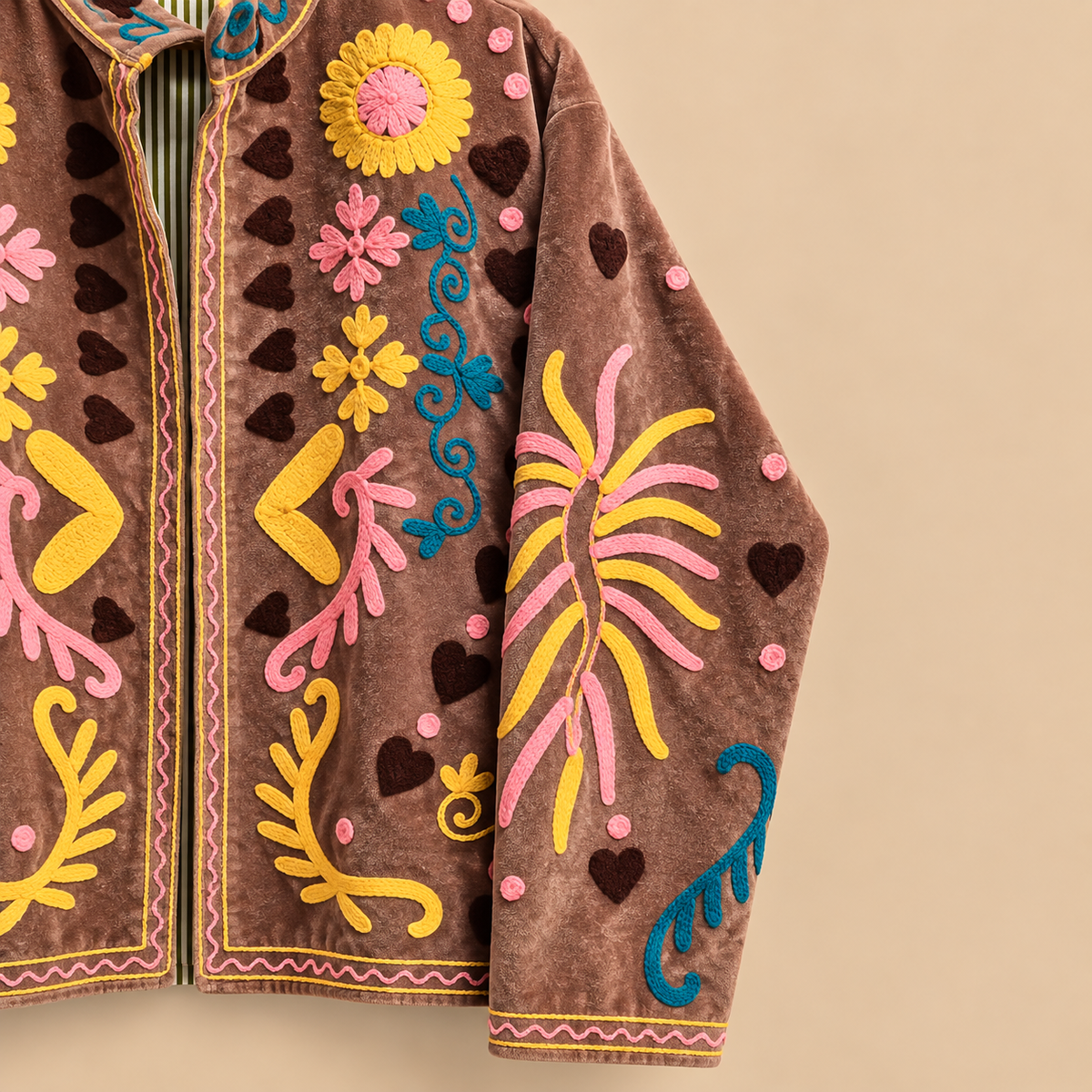 Jaqueta Suzani Marrom Bordada de Veludo Floral: Boho, Forro de Algodão Costurado à Mão